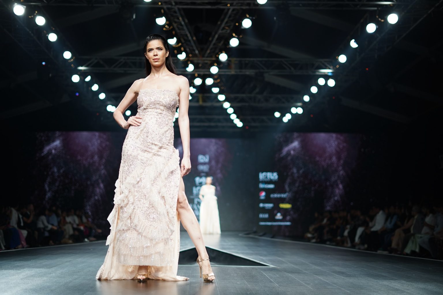 How Does Fashion Trend Starts Lidia Bedman